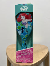 Load image into Gallery viewer, Ultimate Disney Wet Brush Detangler - Ariel, Belle, Cinderella, Jasmine, Moana, or Tiana